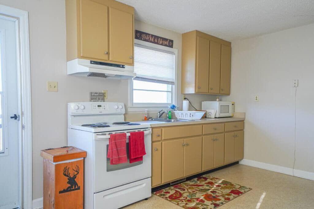 2Br Pet Friendly Home In Sneads Ferry With Parking Extérieur photo