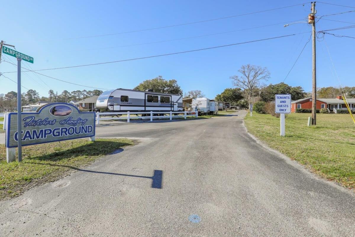 2Br Pet Friendly Home In Sneads Ferry With Parking Extérieur photo