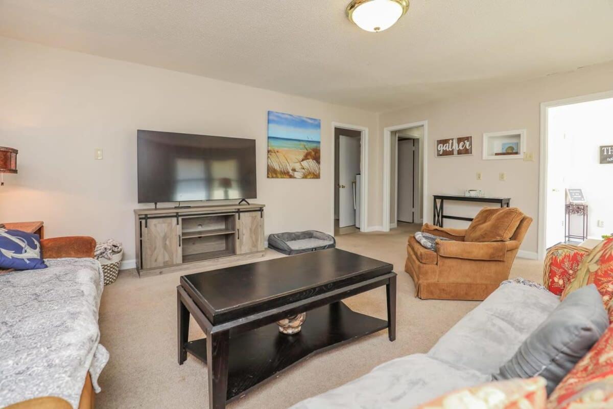 2Br Pet Friendly Home In Sneads Ferry With Parking Extérieur photo