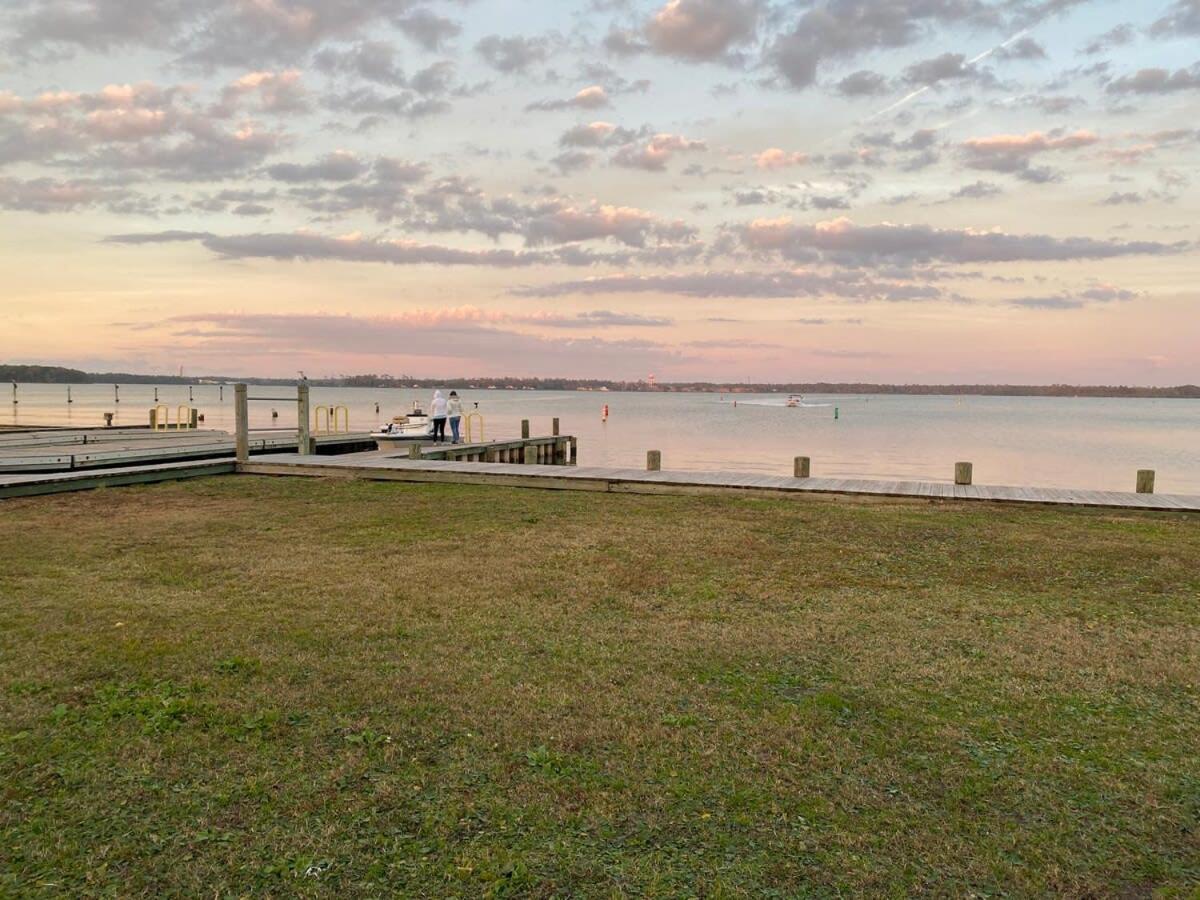 2Br Pet Friendly Home In Sneads Ferry With Parking Extérieur photo