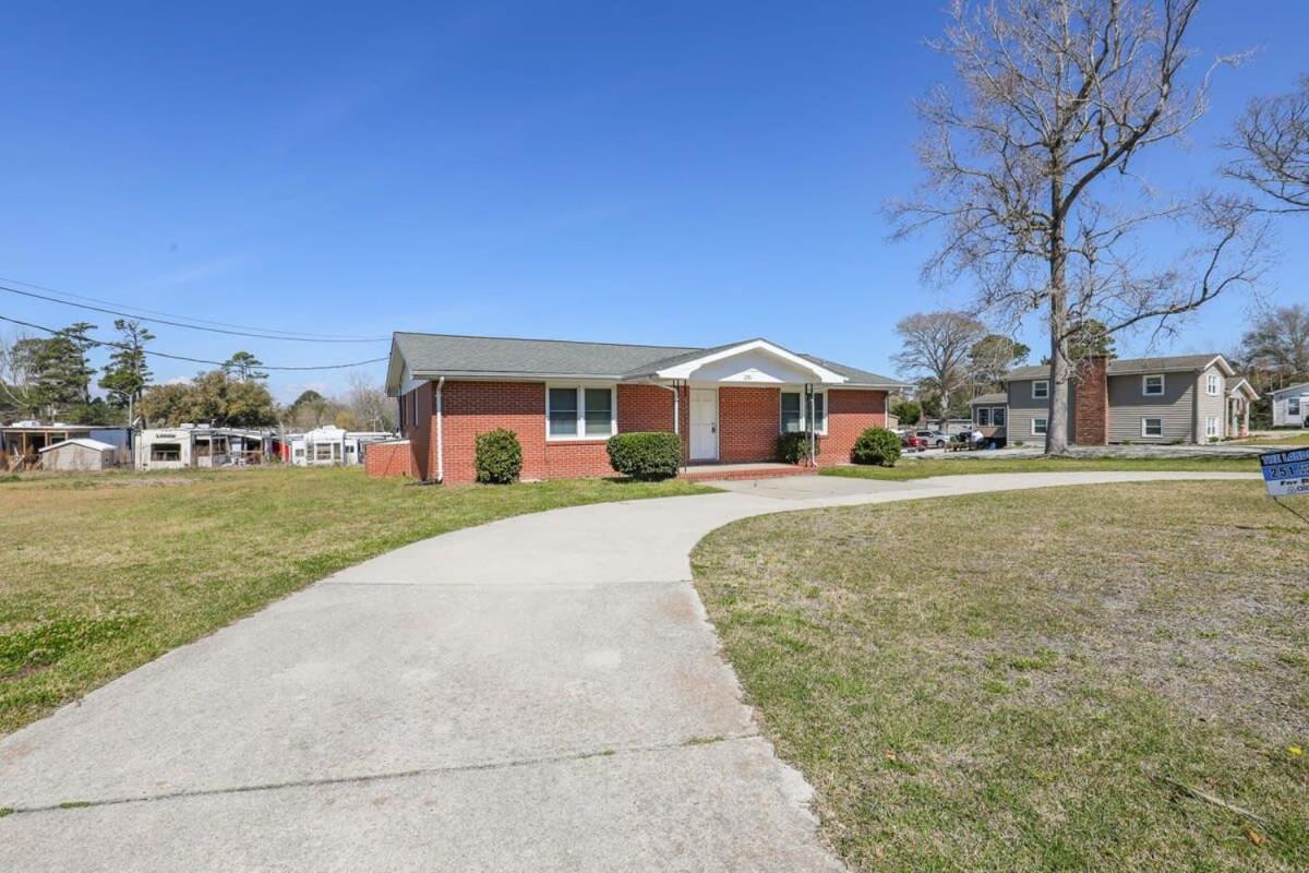 2Br Pet Friendly Home In Sneads Ferry With Parking Extérieur photo