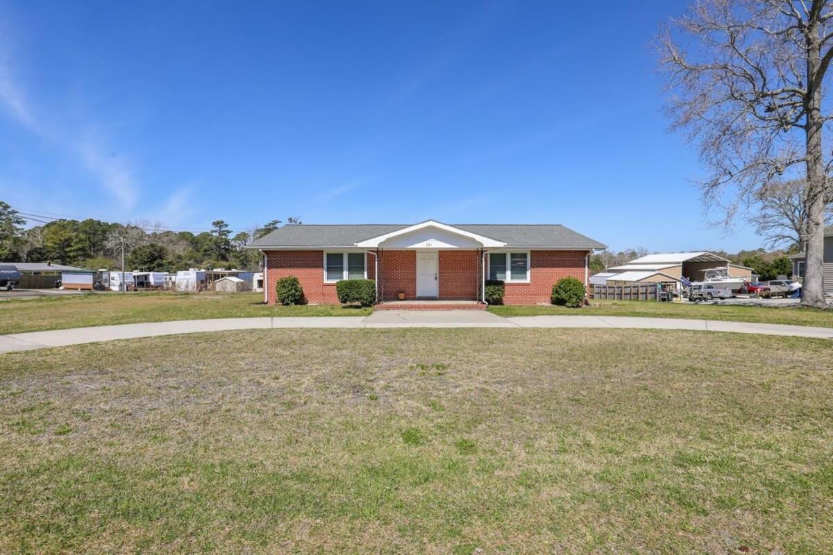 2Br Pet Friendly Home In Sneads Ferry With Parking Extérieur photo
